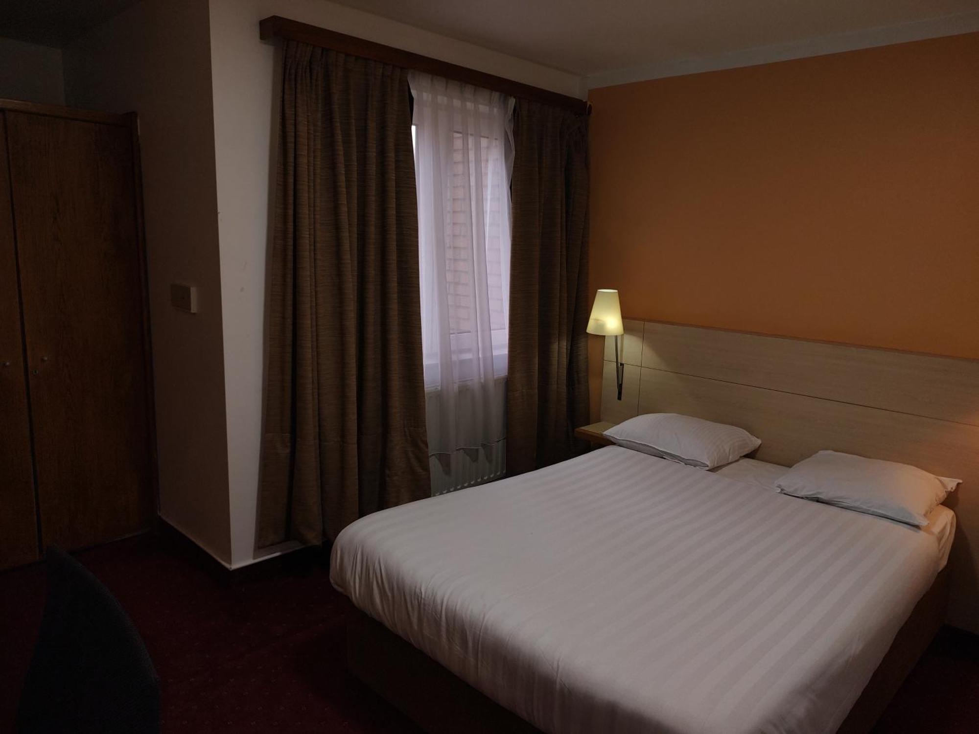 Hotel Evergreen Woluwe-Saint-Lambert Экстерьер фото