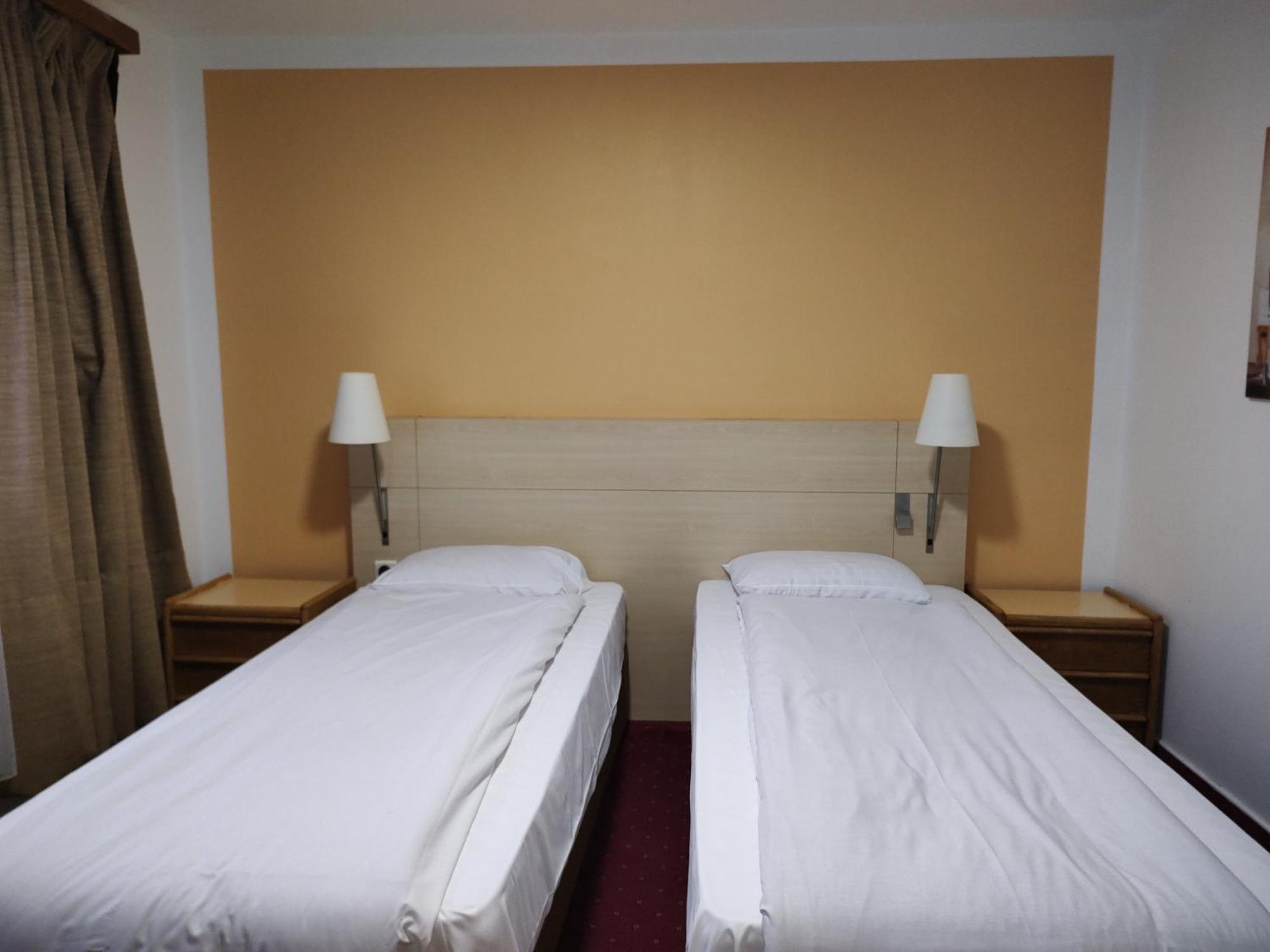 Hotel Evergreen Woluwe-Saint-Lambert Экстерьер фото